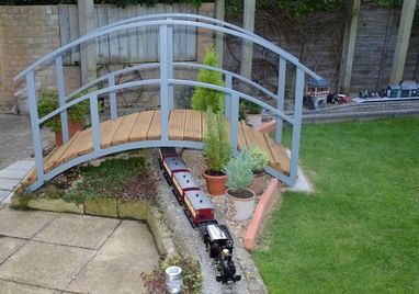 Model railway Japanese garden bridge model_railway_japanese_garden_bridge.jpg